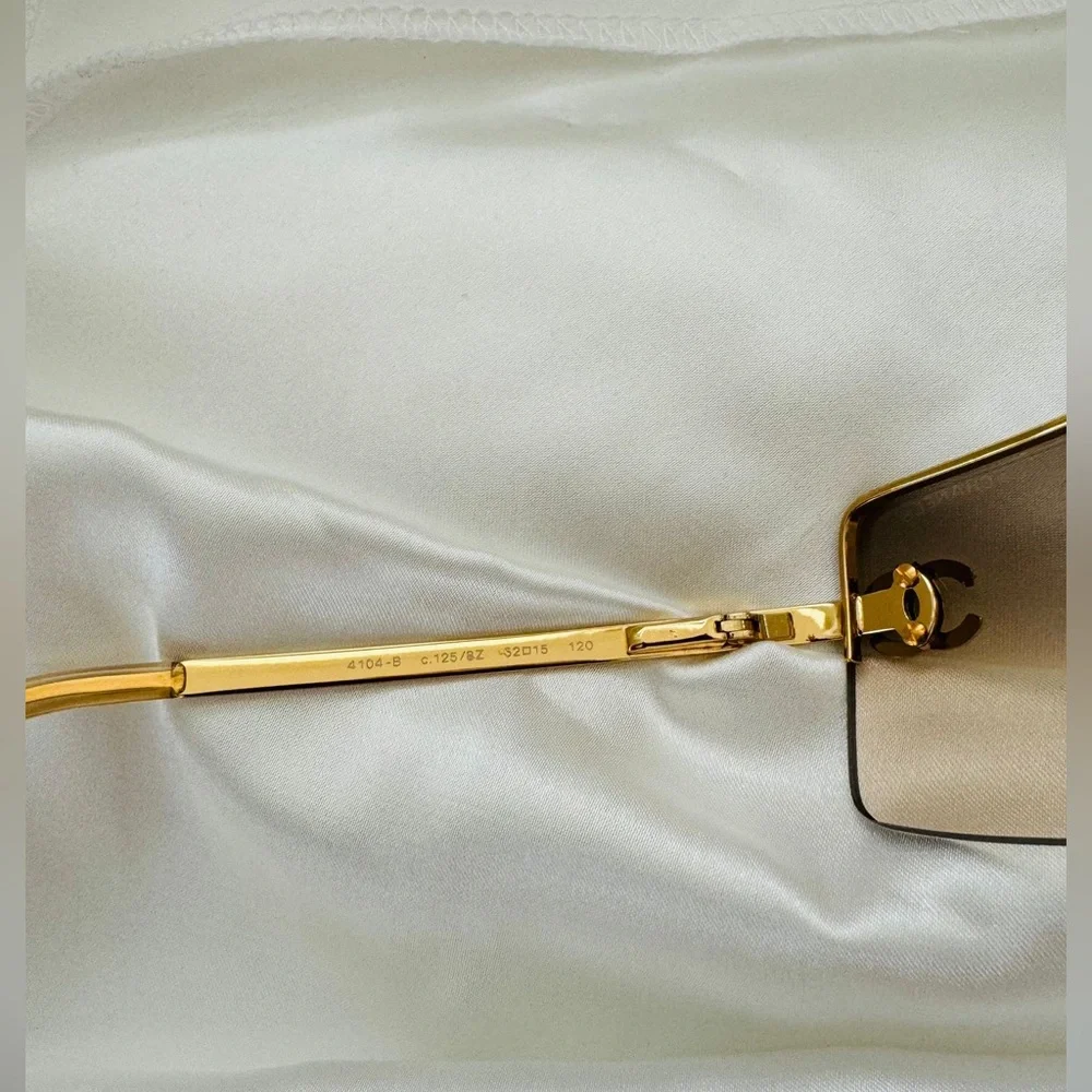 Like New✨CHANEL Gold vintage sunglasses Swarovski crystal CC’s
